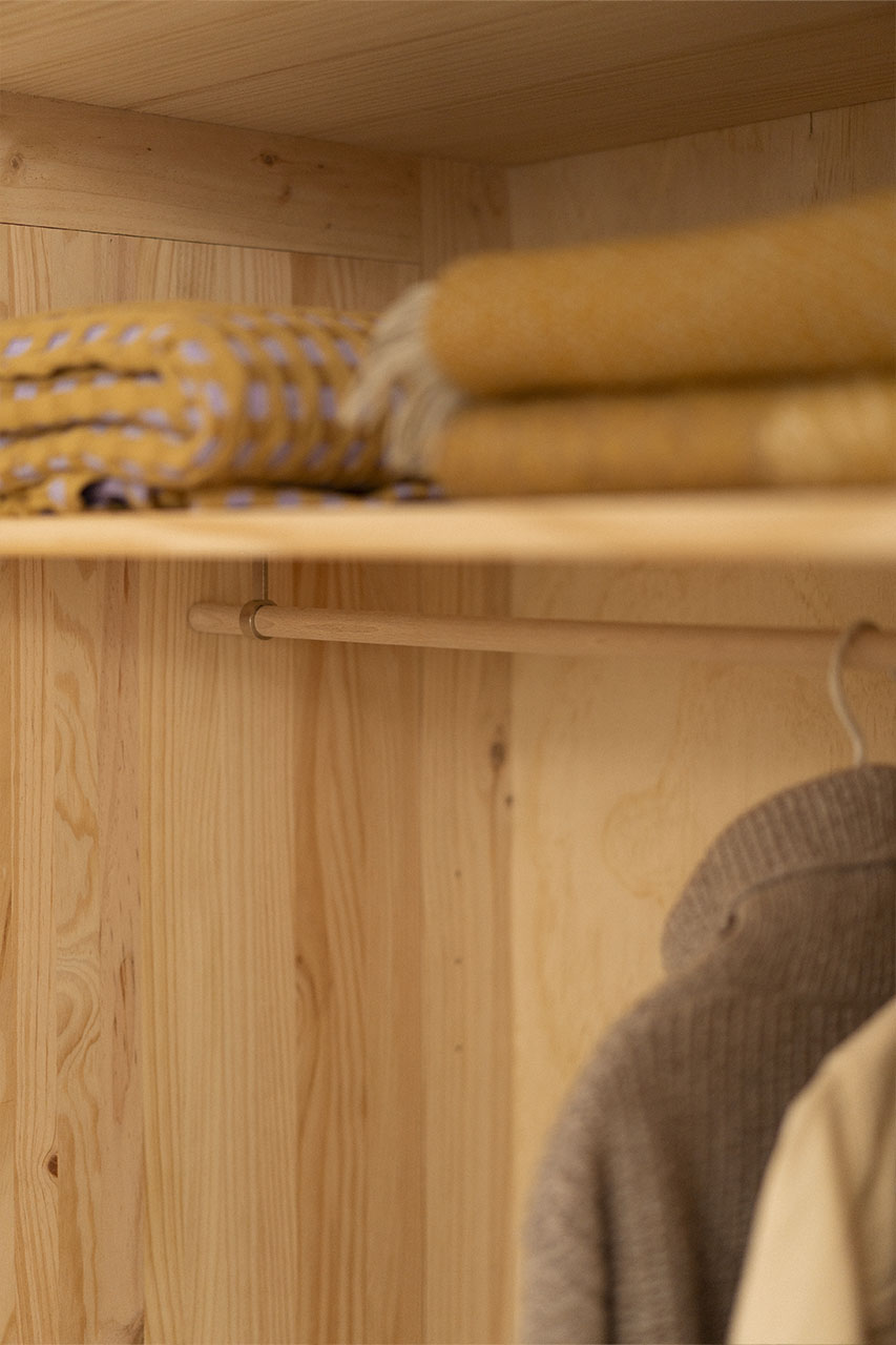 Imagen de ambiente 5 para:Balda para armario de madera